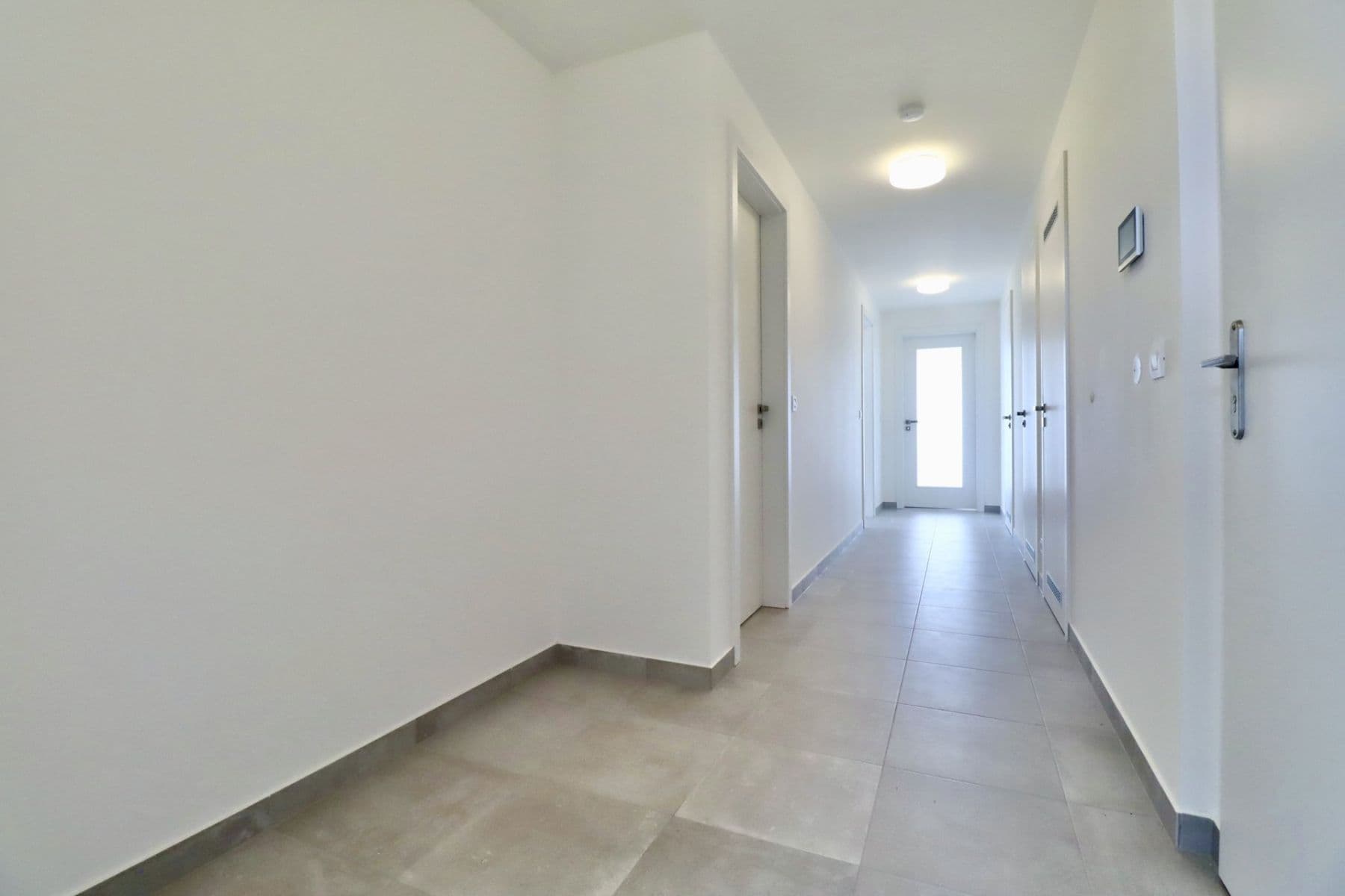 3 bedroom with open-plan kitchen flat to rent, 102 m², Čertův vršek, Prague, Prague 3 bedroom with open-plan kitchen flat to rent, 102 m², Čertův vršek, Prague, Prague