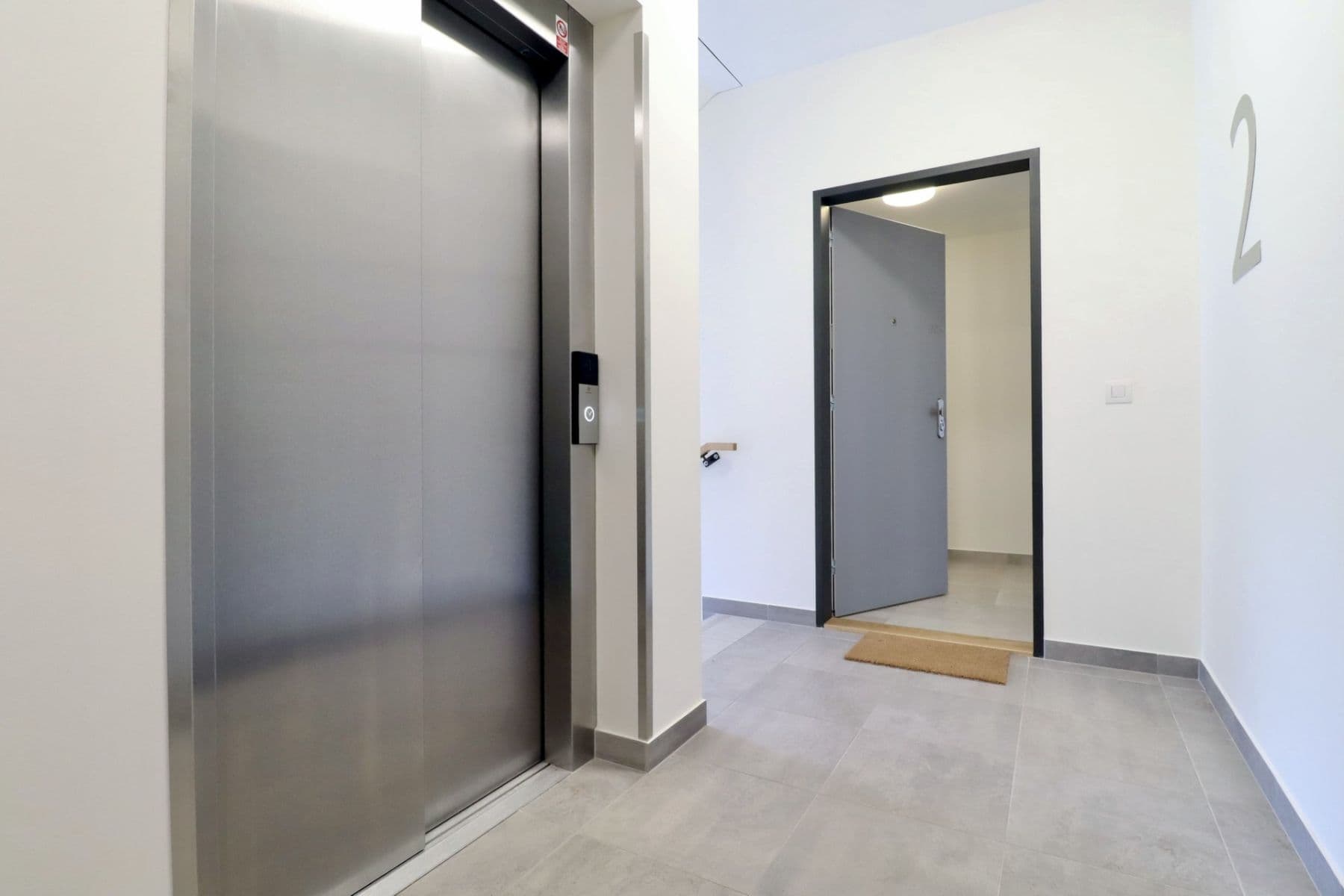 3 bedroom with open-plan kitchen flat to rent, 102 m², Čertův vršek, Prague, Prague 3 bedroom with open-plan kitchen flat to rent, 102 m², Čertův vršek, Prague, Prague