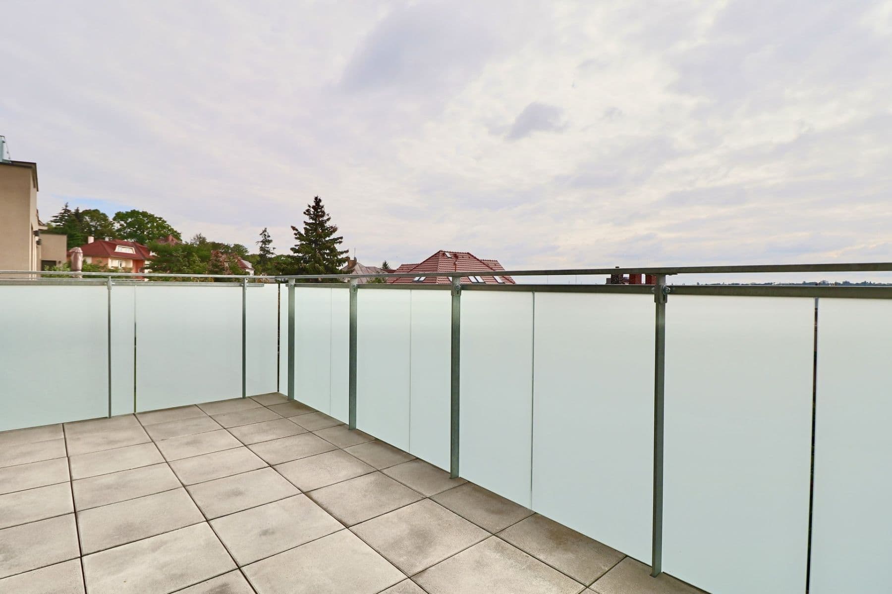 3 bedroom with open-plan kitchen flat to rent, 102 m², Čertův vršek, Prague, Prague 3 bedroom with open-plan kitchen flat to rent, 102 m², Čertův vršek, Prague, Prague