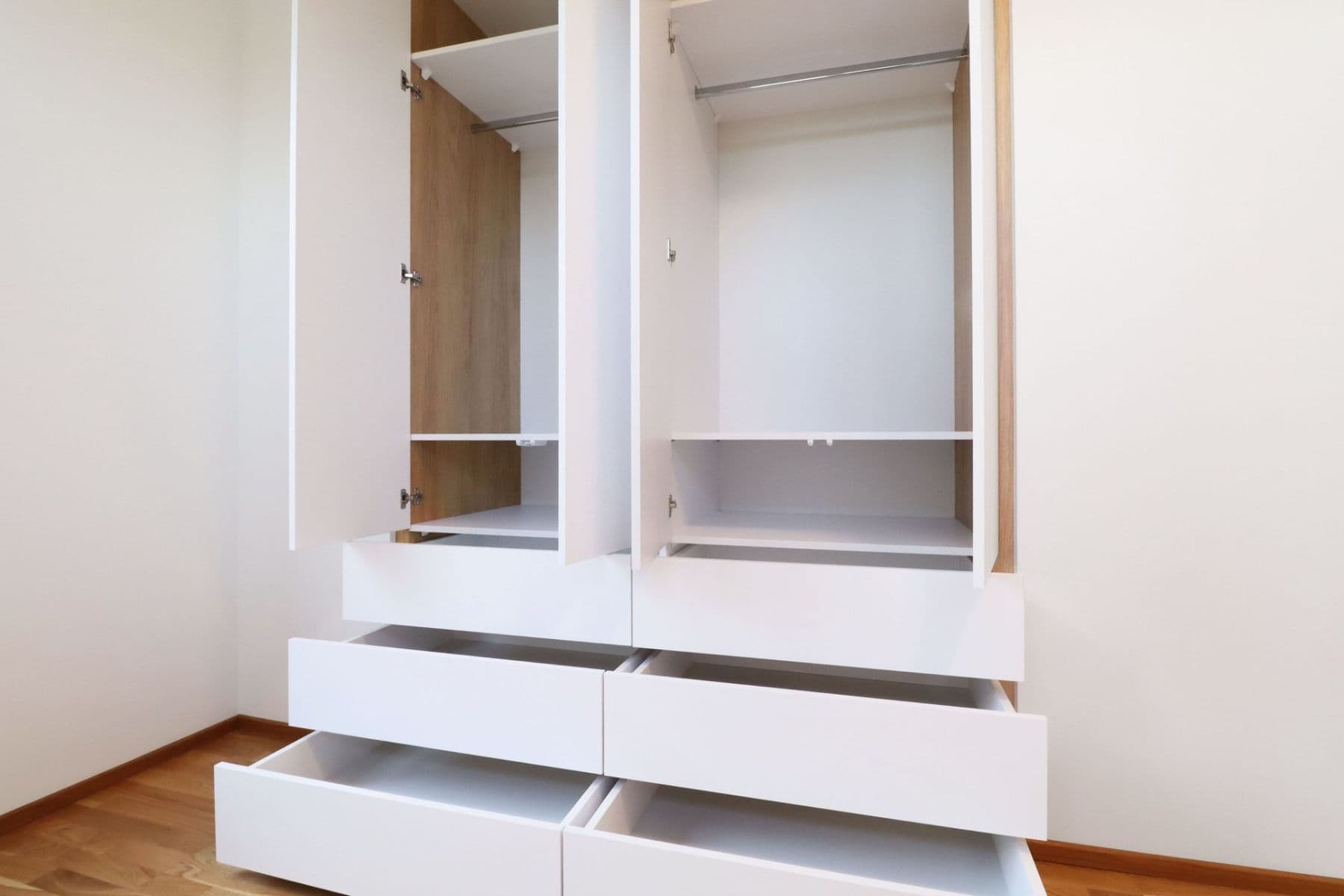 3 bedroom with open-plan kitchen flat to rent, 102 m², Čertův vršek, Prague, Prague 3 bedroom with open-plan kitchen flat to rent, 102 m², Čertův vršek, Prague, Prague