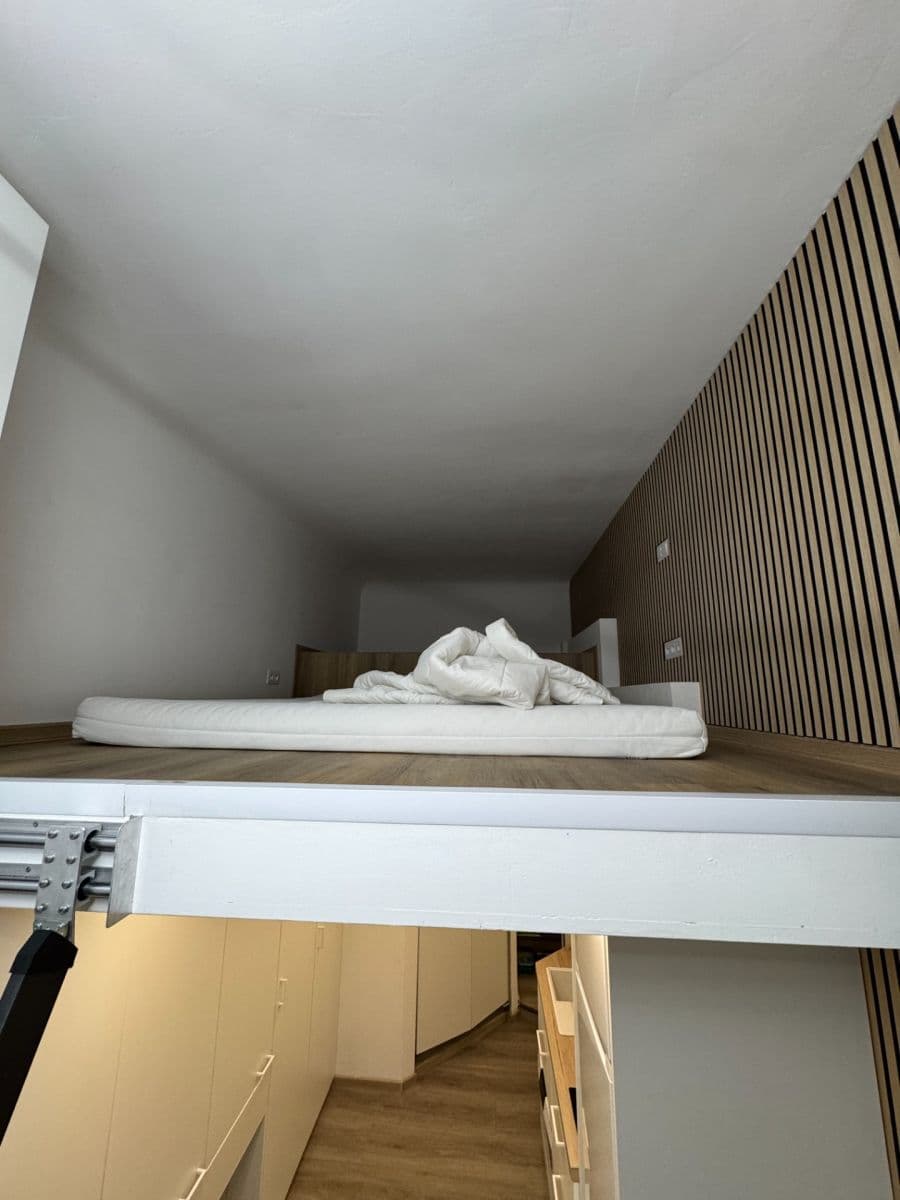 Studio flat to rent, 15 m², U Půjčovny, Prague, Prague Studio flat to rent, 15 m², U Půjčovny, Prague, Prague