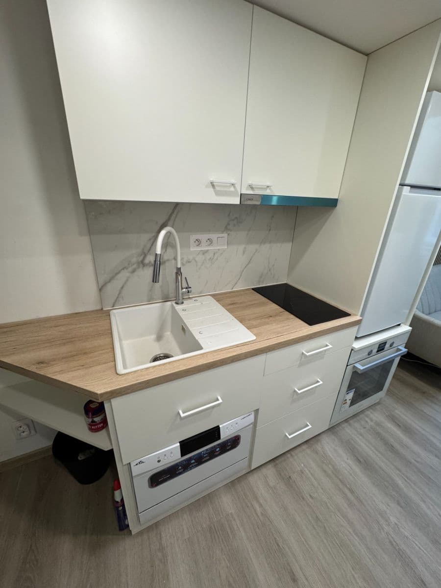 Studio flat to rent, 15 m², U Půjčovny, Prague, Prague Studio flat to rent, 15 m², U Půjčovny, Prague, Prague