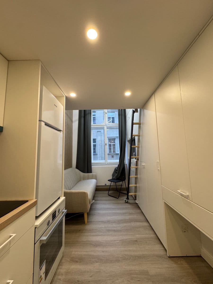 Studio flat to rent, 15 m², U Půjčovny, Prague, Prague Studio flat to rent, 15 m², U Půjčovny, Prague, Prague