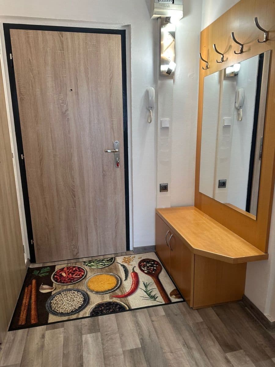 2 bedroom with open-plan kitchen flat to rent, 68 m², Tererova, Prague, Prague 2 bedroom with open-plan kitchen flat to rent, 68 m², Tererova, Prague, Prague