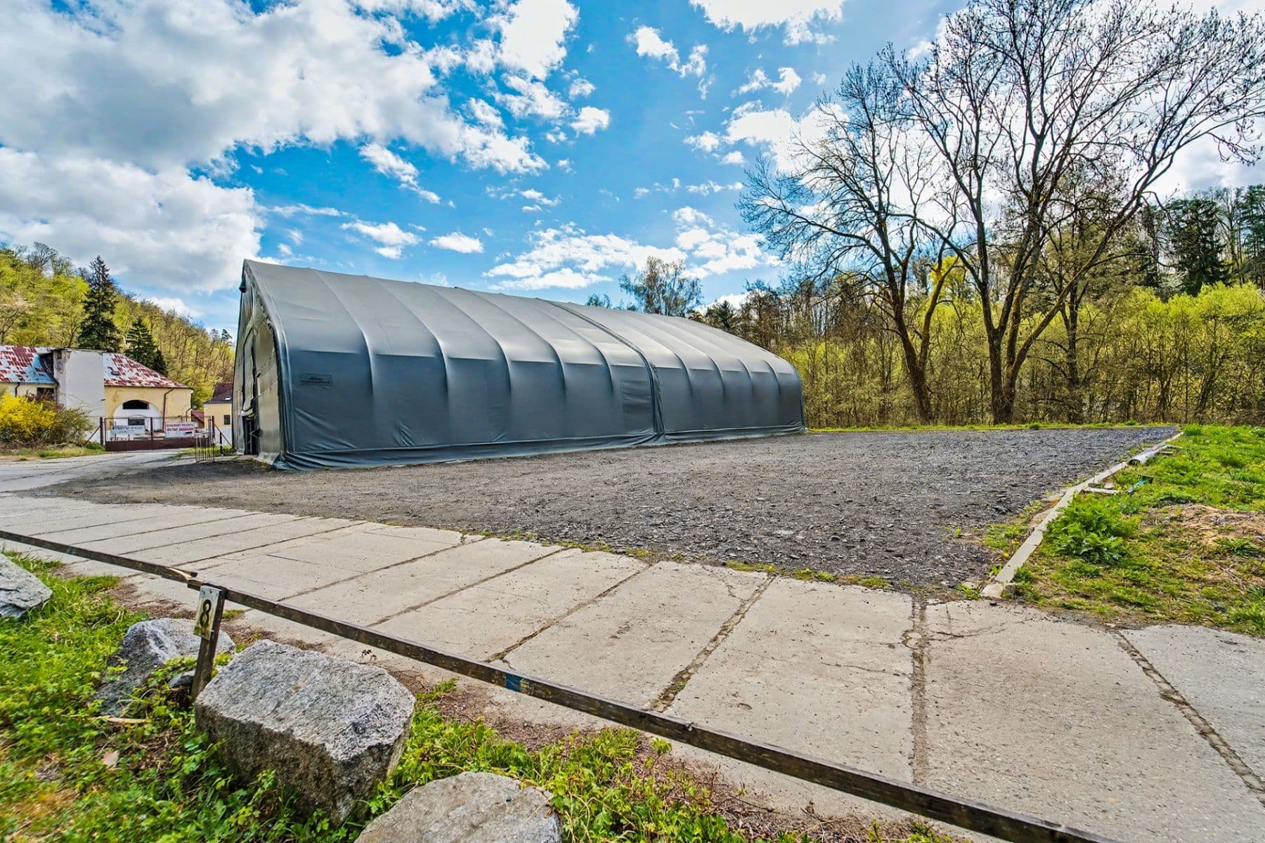 non-residential property to rent, 567 m², Jílové u Prahy, Středočeský Region non-residential property to rent, 567 m², Jílové u Prahy, Středočeský Region