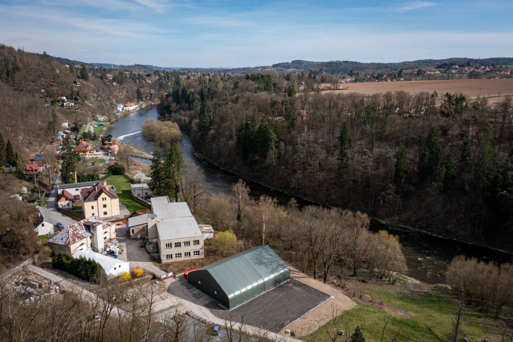 non-residential property to rent, 567 m², Jílové u Prahy, Středočeský Region non-residential property to rent, 567 m², Jílové u Prahy, Středočeský Region