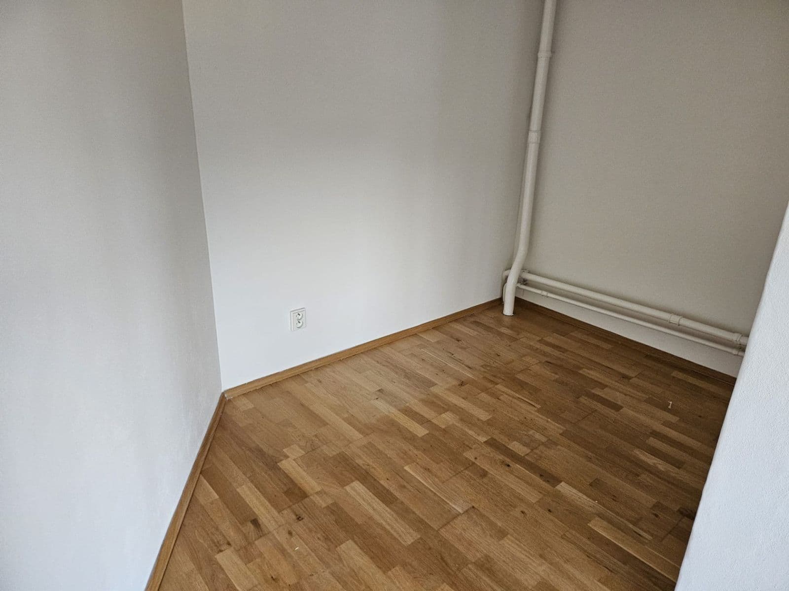 2 bedroom flat to rent, 53 m², Vrchlického, Prague, Prague 2 bedroom flat to rent, 53 m², Vrchlického, Prague, Prague