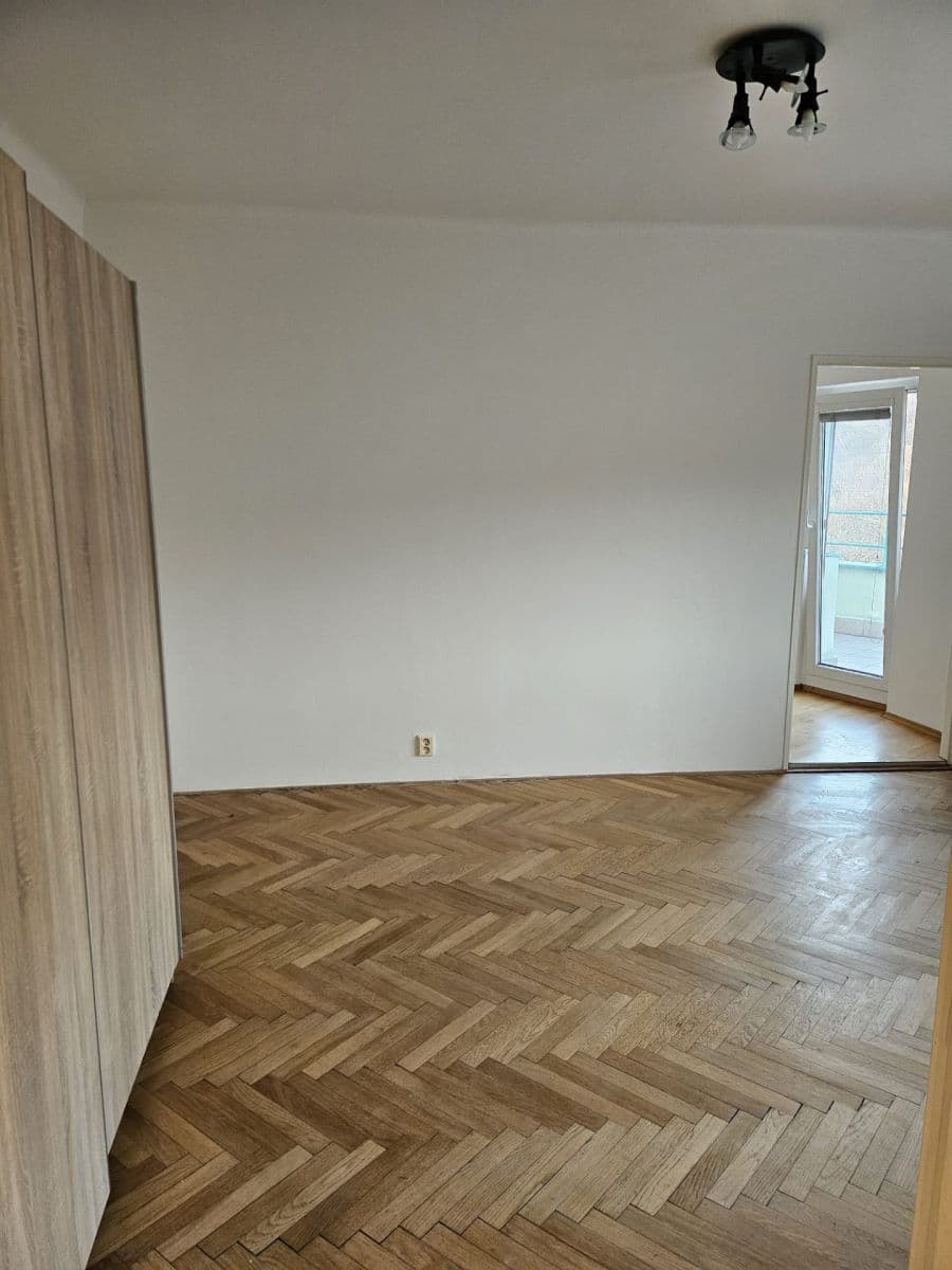 2 bedroom flat to rent, 53 m², Vrchlického, Prague, Prague 2 bedroom flat to rent, 53 m², Vrchlického, Prague, Prague