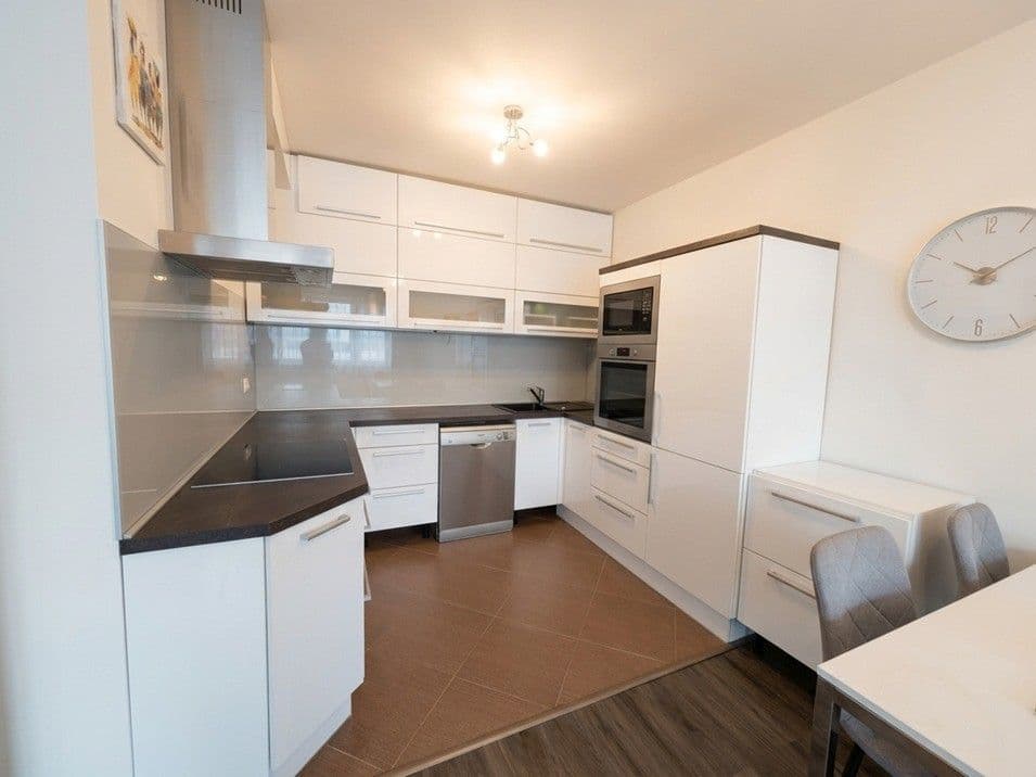 1 bedroom with open-plan kitchen flat to rent, 54 m², Modenská, Prague, Prague 1 bedroom with open-plan kitchen flat to rent, 54 m², Modenská, Prague, Prague