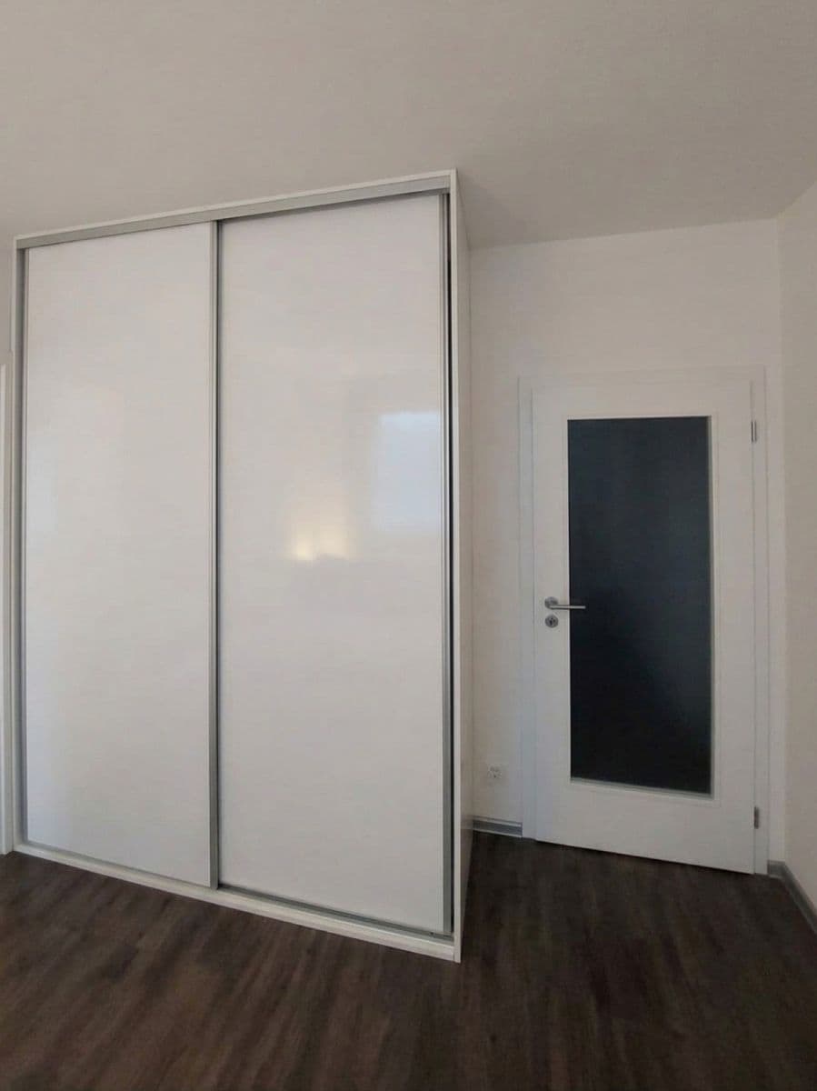 1 bedroom with open-plan kitchen flat to rent, 54 m², Modenská, Prague, Prague 1 bedroom with open-plan kitchen flat to rent, 54 m², Modenská, Prague, Prague
