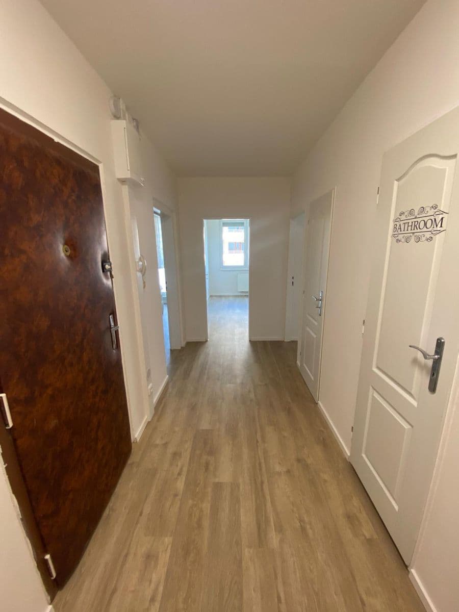 2 bedroom with open-plan kitchen flat to rent, 65 m², Papírníkova, Prague, Prague 2 bedroom with open-plan kitchen flat to rent, 65 m², Papírníkova, Prague, Prague