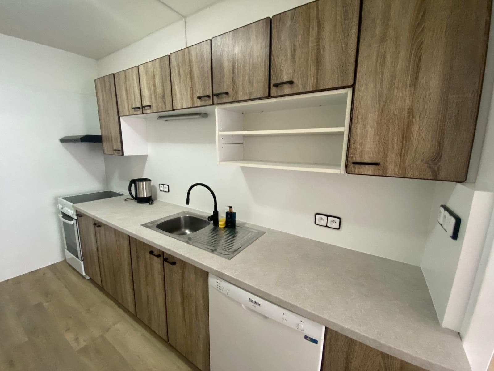 2 bedroom with open-plan kitchen flat to rent, 65 m², Papírníkova, Prague, Prague 2 bedroom with open-plan kitchen flat to rent, 65 m², Papírníkova, Prague, Prague