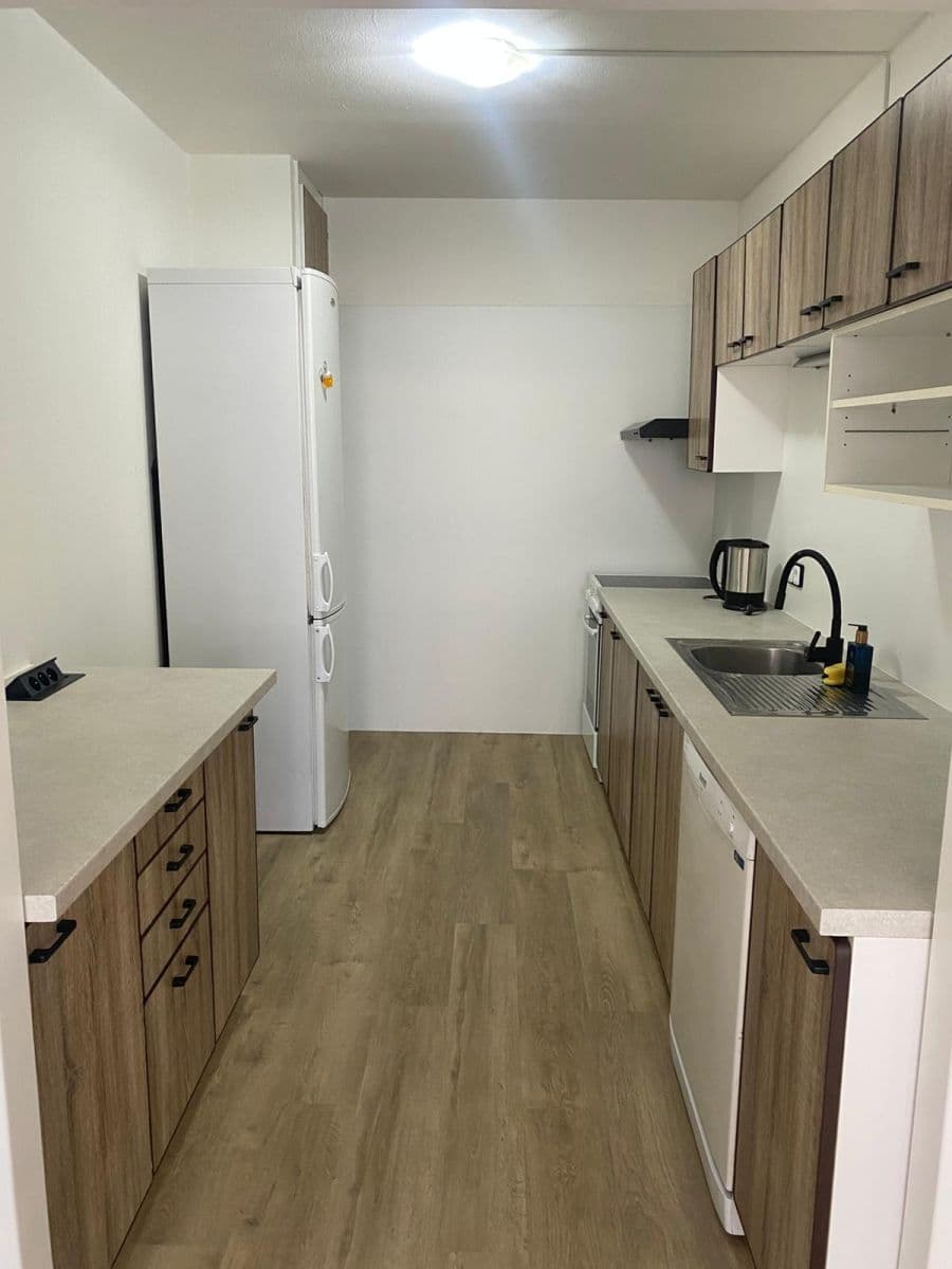 2 bedroom with open-plan kitchen flat to rent, 65 m², Papírníkova, Prague, Prague 2 bedroom with open-plan kitchen flat to rent, 65 m², Papírníkova, Prague, Prague