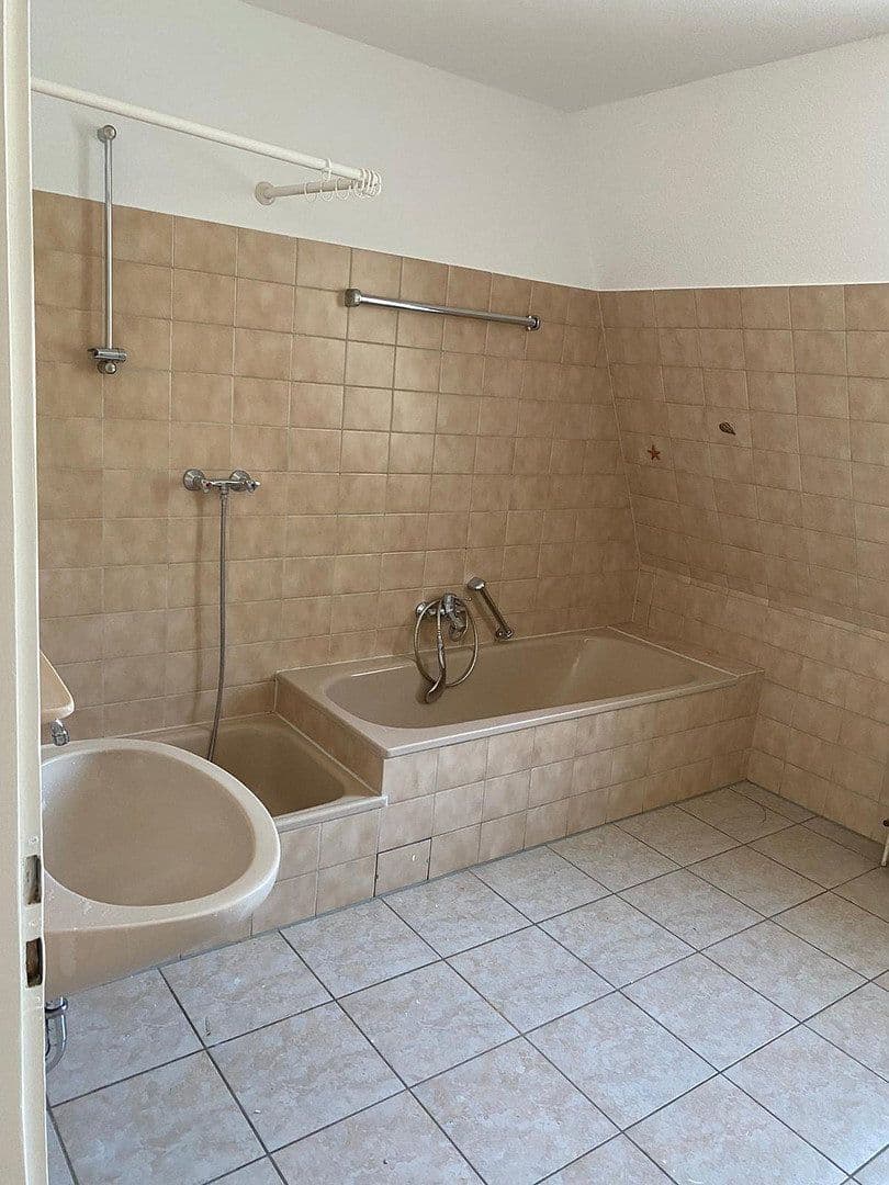 4 bedroom flat to rent, 140 m², Schenkendorfstr. 18, Koblenz, Rhineland-Palatinate 4 bedroom flat to rent, 140 m², Schenkendorfstr. 18, Koblenz, Rhineland-Palatinate