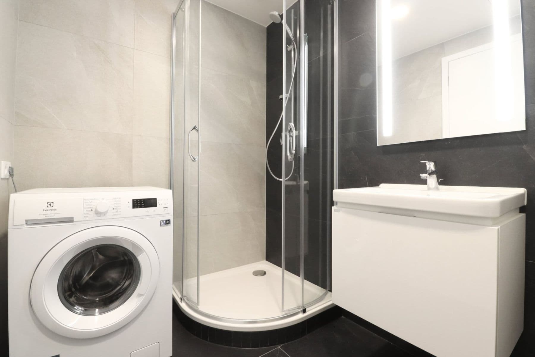 Studio flat to rent, 39 m², Poděbradská, Prague, Prague Studio flat to rent, 39 m², Poděbradská, Prague, Prague