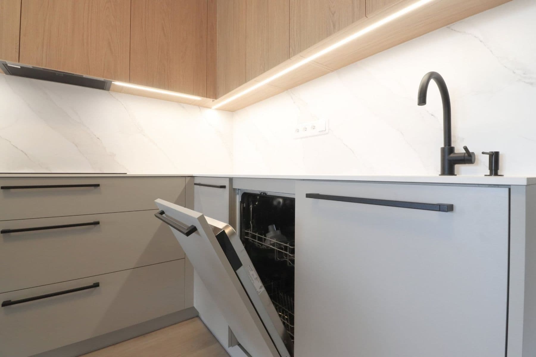 Studio flat to rent, 39 m², Poděbradská, Prague, Prague Studio flat to rent, 39 m², Poděbradská, Prague, Prague