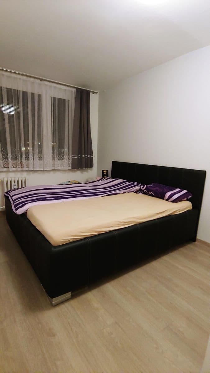 3 bedroom flat to rent, 80 m², Španielova, Prague, Prague 3 bedroom flat to rent, 80 m², Španielova, Prague, Prague