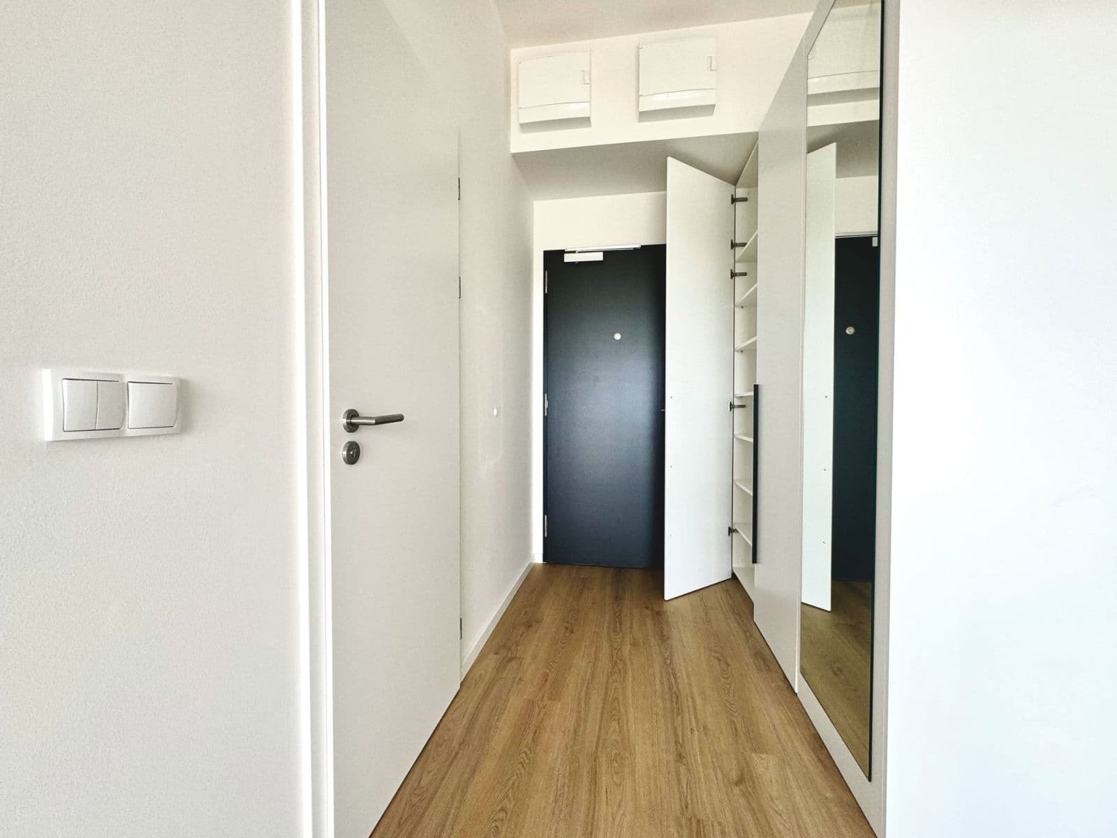 Studio flat to rent, 37 m², V háji, Prague, Prague Studio flat to rent, 37 m², V háji, Prague, Prague