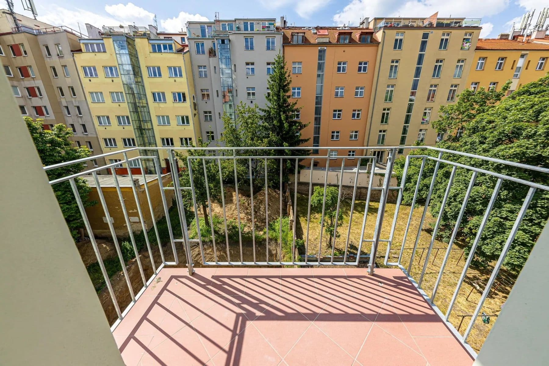 1 bedroom with open-plan kitchen flat to rent, 37 m², Svatoslavova, Prague, Prague 1 bedroom with open-plan kitchen flat to rent, 37 m², Svatoslavova, Prague, Prague