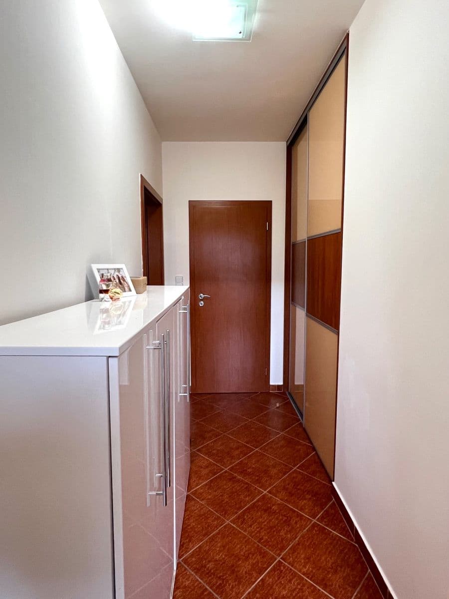 4 bedroom flat to rent, 150 m², Pod Harfou, Prague, Prague 4 bedroom flat to rent, 150 m², Pod Harfou, Prague, Prague