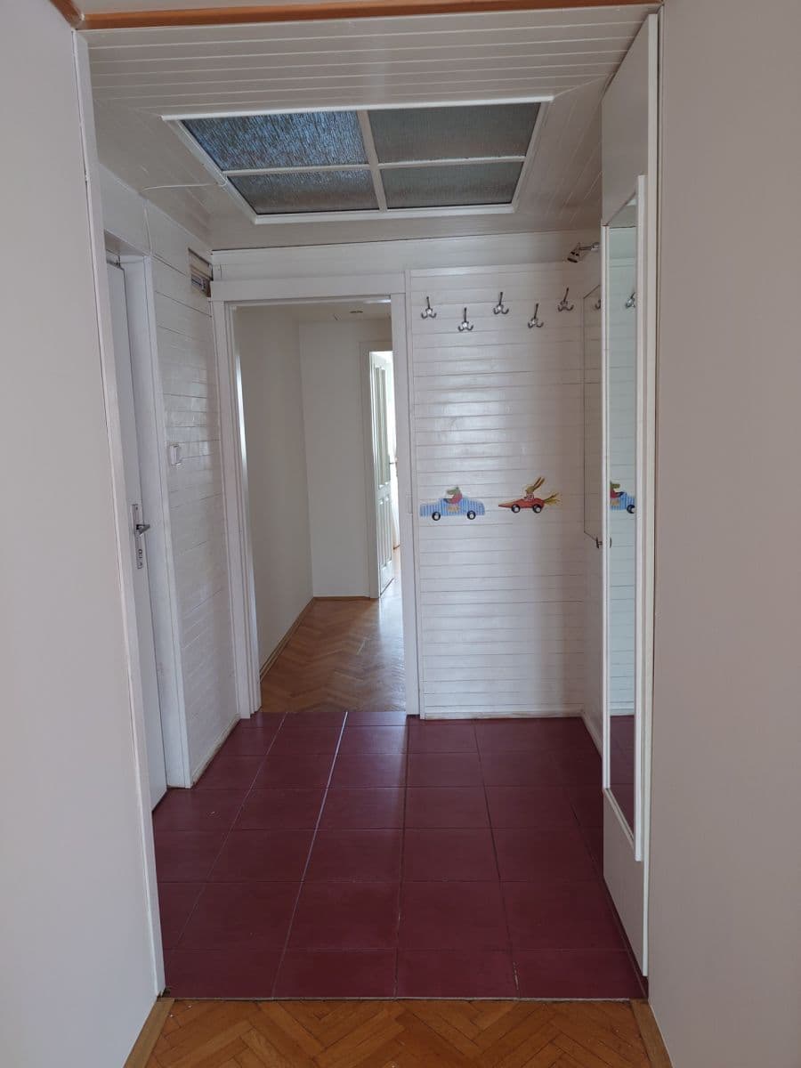 3 bedroom with open-plan kitchen flat to rent, 95 m², Marie Cibulkové, Prague, Prague 3 bedroom with open-plan kitchen flat to rent, 95 m², Marie Cibulkové, Prague, Prague