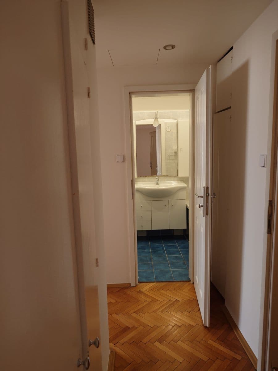 3 bedroom with open-plan kitchen flat to rent, 95 m², Marie Cibulkové, Prague, Prague 3 bedroom with open-plan kitchen flat to rent, 95 m², Marie Cibulkové, Prague, Prague