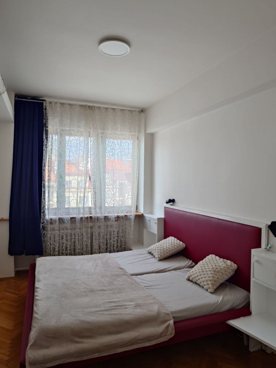 3 bedroom with open-plan kitchen flat to rent, 95 m², Marie Cibulkové, Prague, Prague 3 bedroom with open-plan kitchen flat to rent, 95 m², Marie Cibulkové, Prague, Prague