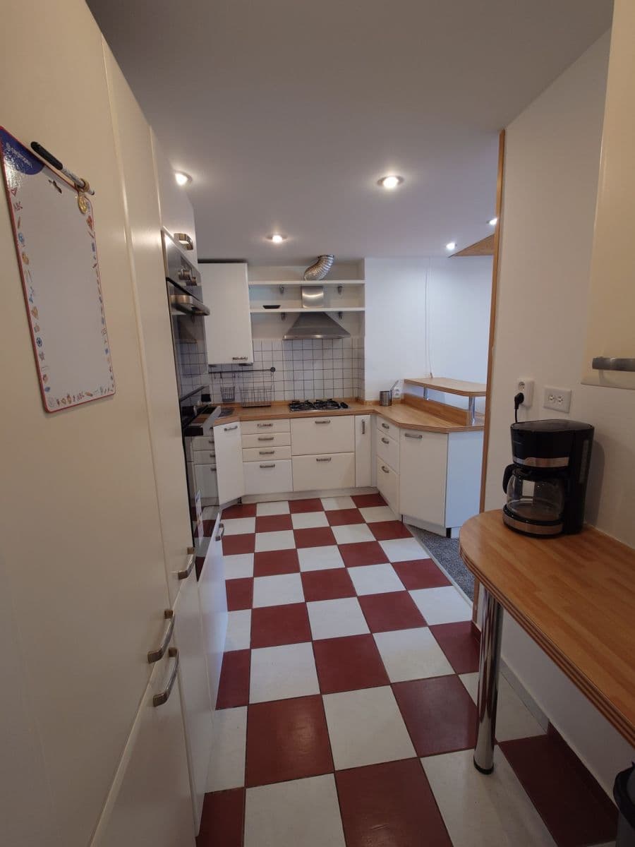 3 bedroom with open-plan kitchen flat to rent, 95 m², Marie Cibulkové, Prague, Prague 3 bedroom with open-plan kitchen flat to rent, 95 m², Marie Cibulkové, Prague, Prague