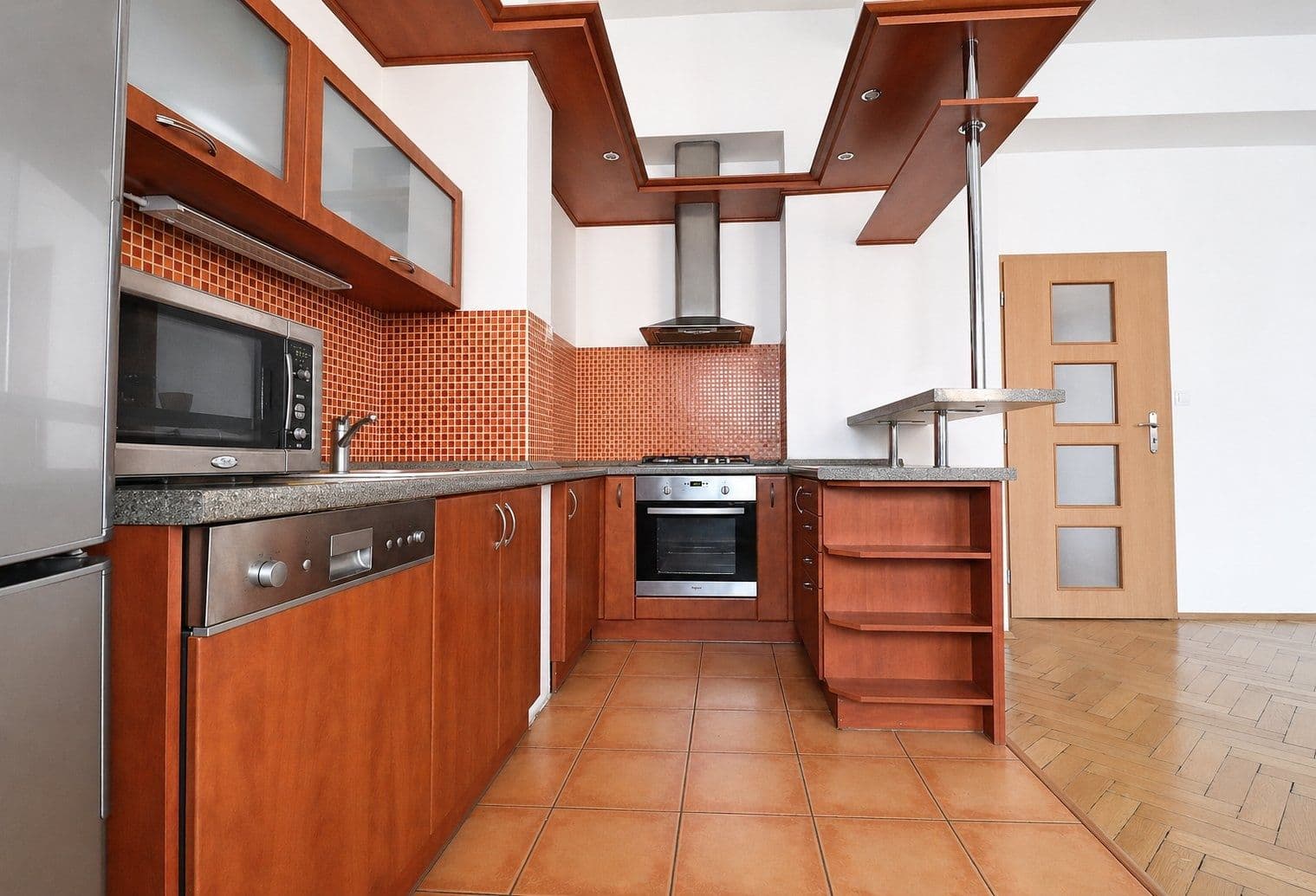 1 bedroom with open-plan kitchen flat to rent, 76 m², Černokostelecká, Prague, Prague 1 bedroom with open-plan kitchen flat to rent, 76 m², Černokostelecká, Prague, Prague