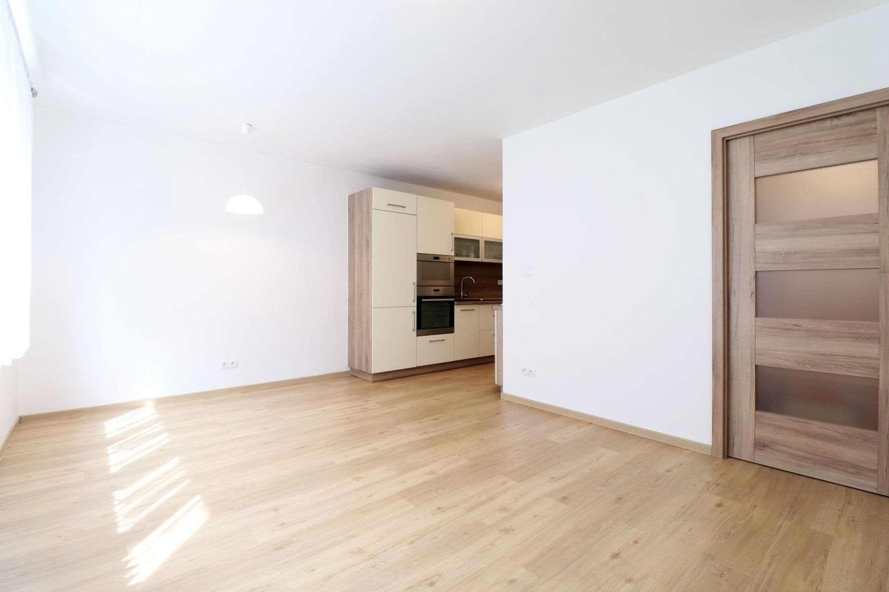 2 bedroom with open-plan kitchen flat to rent, 57 m², Svojšovická, Prague, Prague 2 bedroom with open-plan kitchen flat to rent, 57 m², Svojšovická, Prague, Prague