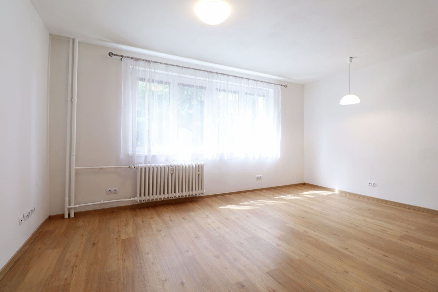 2 bedroom with open-plan kitchen flat to rent, 57 m², Svojšovická, Prague, Prague 2 bedroom with open-plan kitchen flat to rent, 57 m², Svojšovická, Prague, Prague