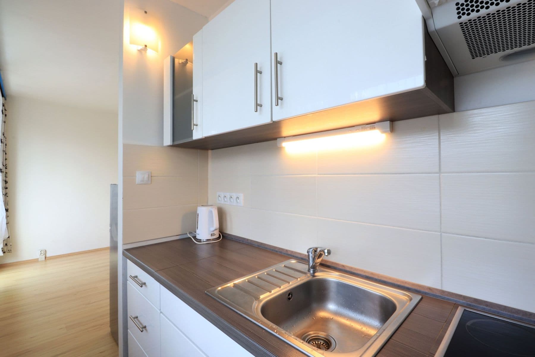 Studio flat to rent, 33 m², Hurbanova, Prague, Prague Studio flat to rent, 33 m², Hurbanova, Prague, Prague