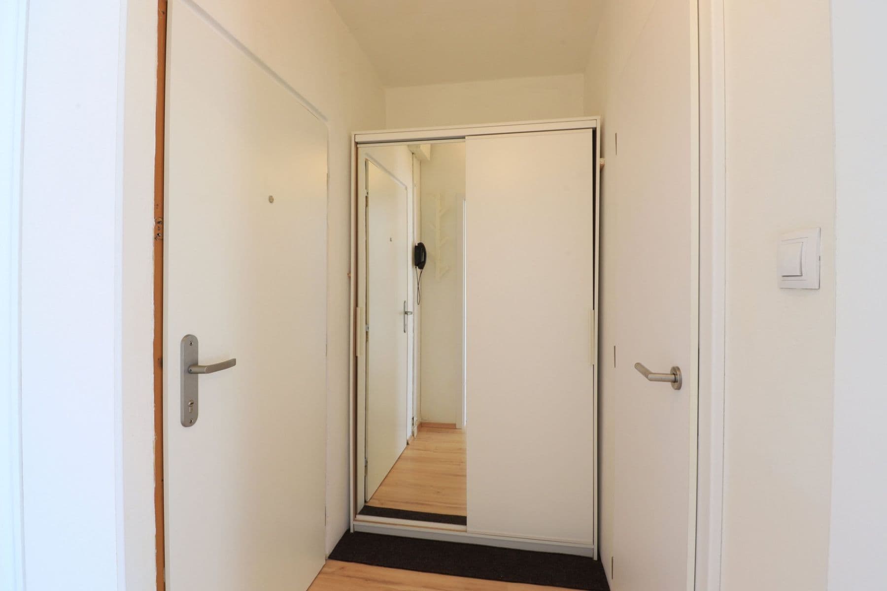 Studio flat to rent, 33 m², Hurbanova, Prague, Prague Studio flat to rent, 33 m², Hurbanova, Prague, Prague