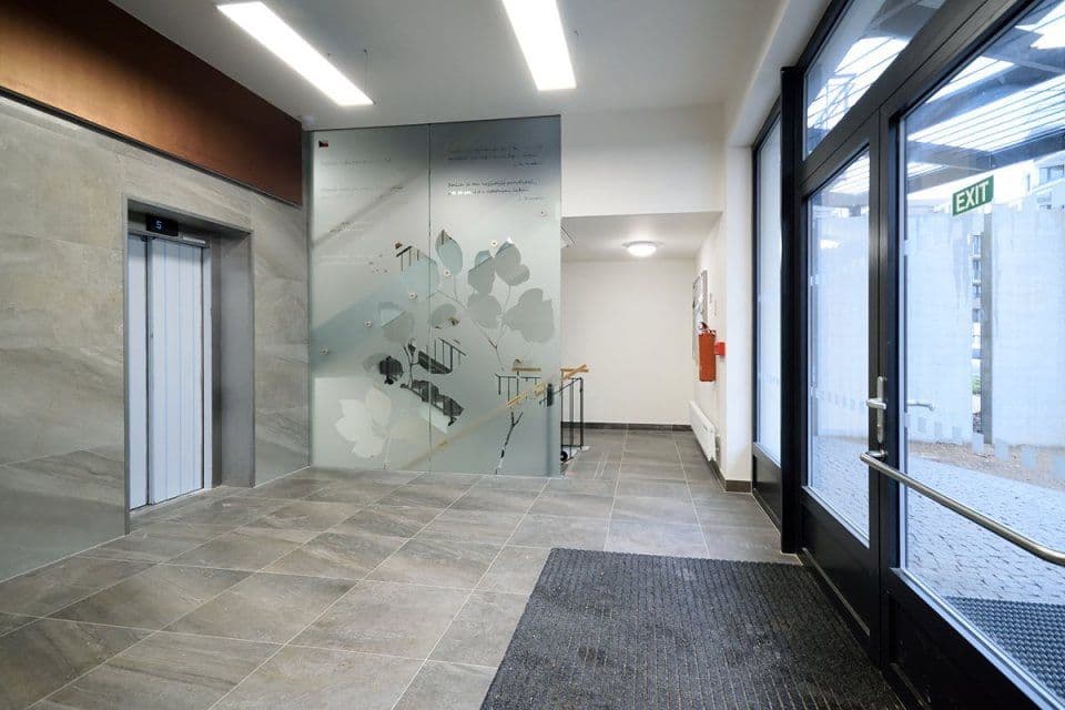 1 bedroom with open-plan kitchen flat to rent, 53 m², Makedonská, Prague, Prague 1 bedroom with open-plan kitchen flat to rent, 53 m², Makedonská, Prague, Prague