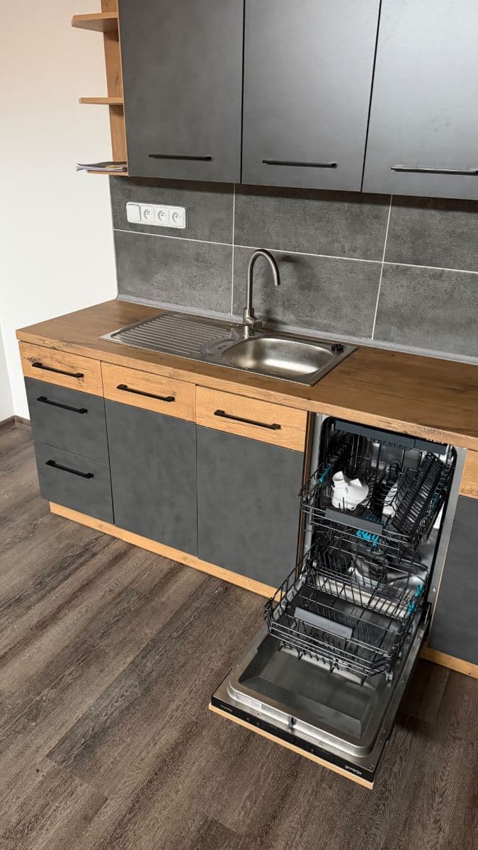 1 bedroom with open-plan kitchen flat to rent, 65 m², 26. dubna, Cheb, Karlovarský Region 1 bedroom with open-plan kitchen flat to rent, 65 m², 26. dubna, Cheb, Karlovarský Region