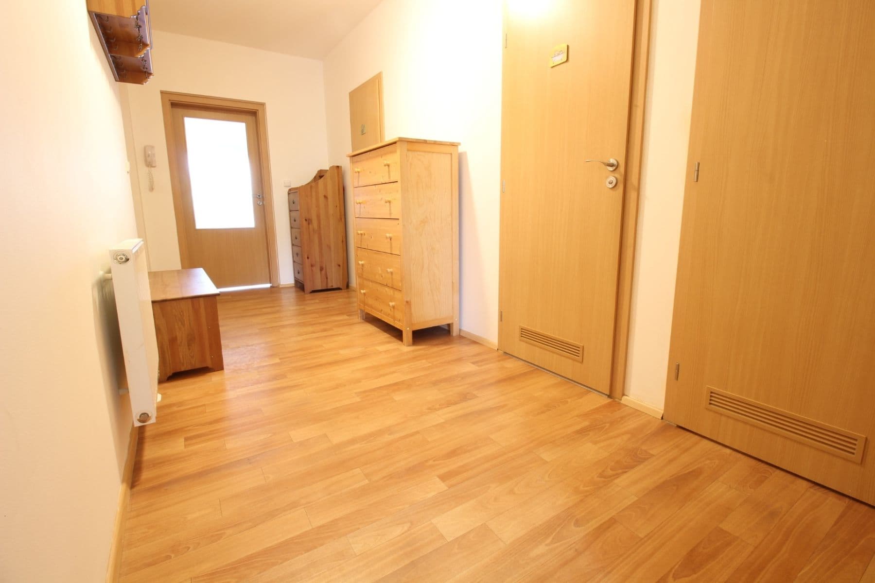 2 bedroom with open-plan kitchen flat to rent, 74 m², Pod Nouzovem, Prague, Prague 2 bedroom with open-plan kitchen flat to rent, 74 m², Pod Nouzovem, Prague, Prague