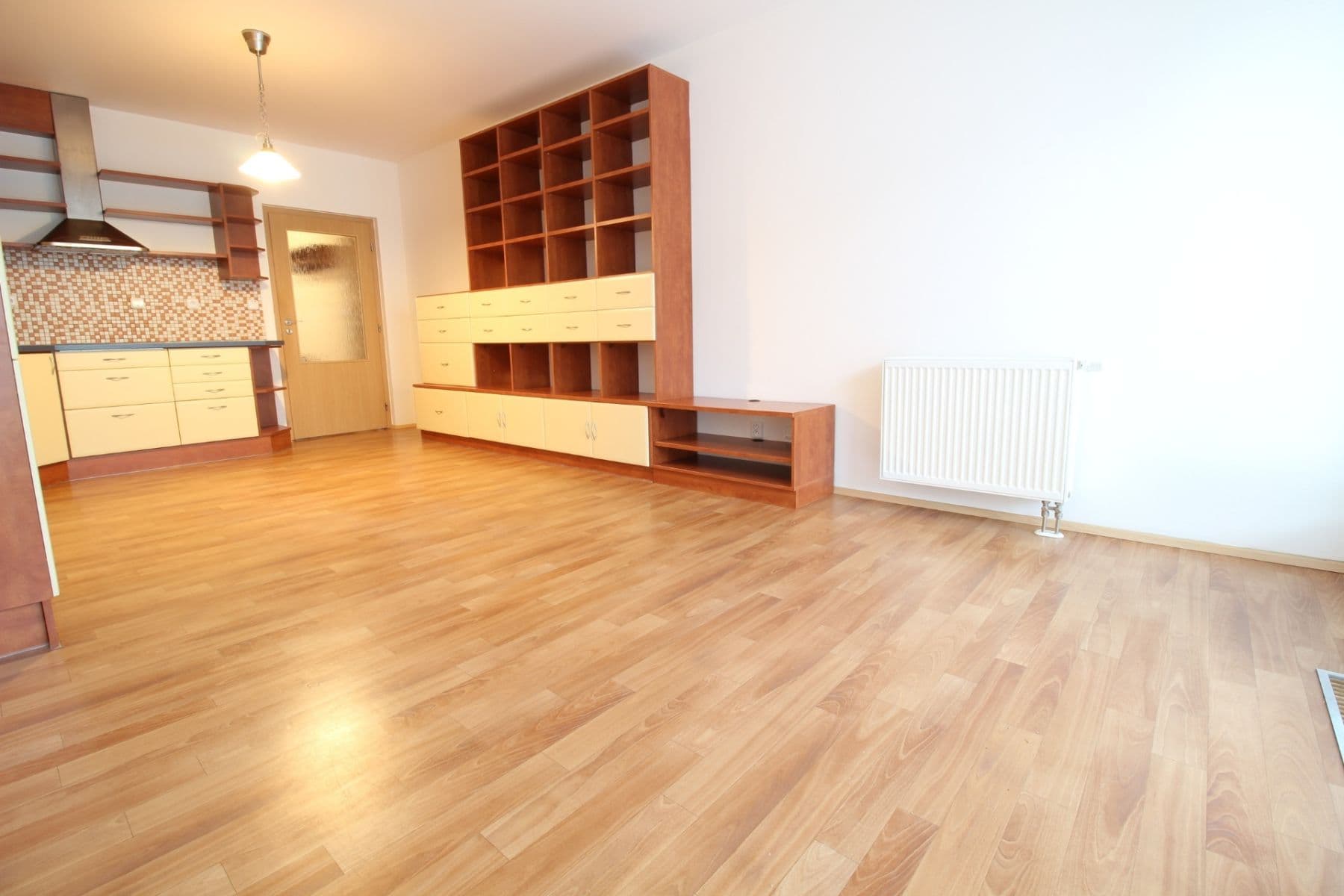 2 bedroom with open-plan kitchen flat to rent, 74 m², Pod Nouzovem, Prague, Prague 2 bedroom with open-plan kitchen flat to rent, 74 m², Pod Nouzovem, Prague, Prague