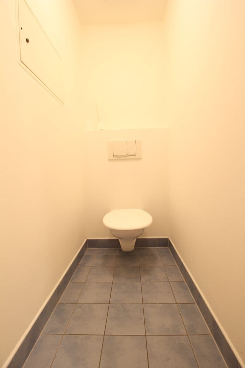 2 bedroom with open-plan kitchen flat to rent, 74 m², Pod Nouzovem, Prague, Prague 2 bedroom with open-plan kitchen flat to rent, 74 m², Pod Nouzovem, Prague, Prague