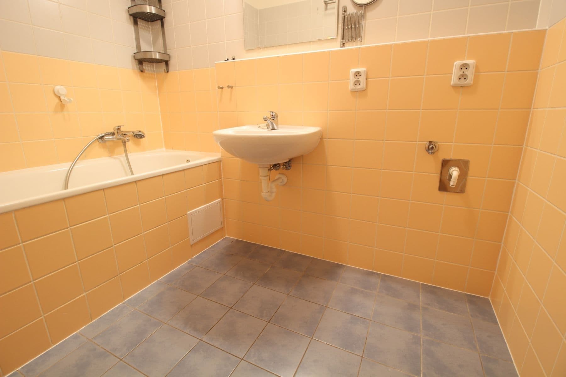 2 bedroom with open-plan kitchen flat to rent, 74 m², Pod Nouzovem, Prague, Prague 2 bedroom with open-plan kitchen flat to rent, 74 m², Pod Nouzovem, Prague, Prague