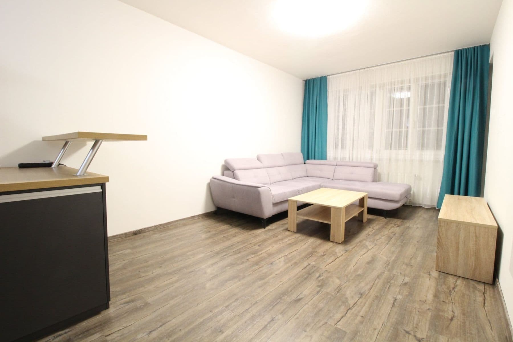 1 bedroom with open-plan kitchen flat to rent, 41 m², Pelušková, Prague, Prague 1 bedroom with open-plan kitchen flat to rent, 41 m², Pelušková, Prague, Prague