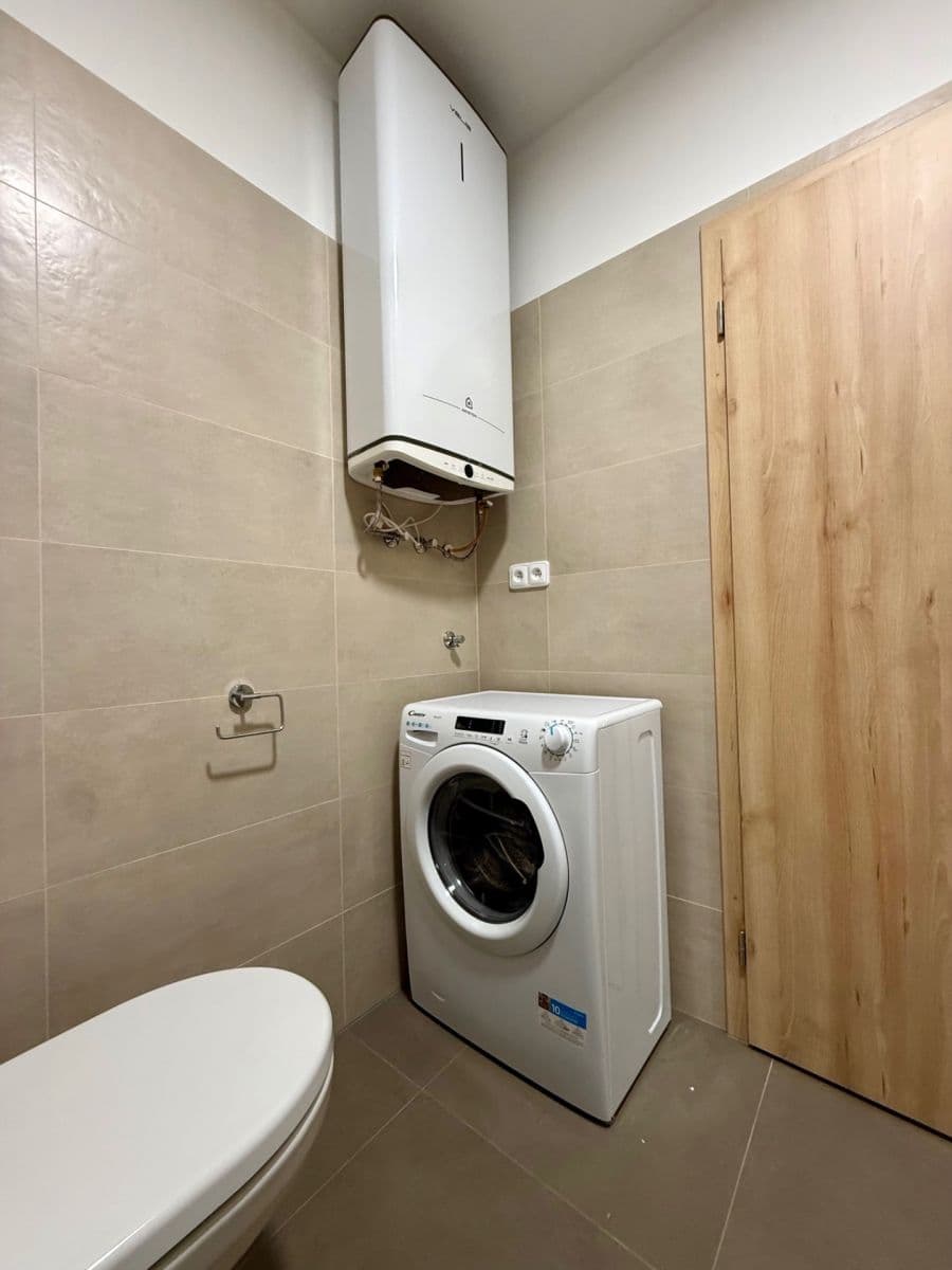 1 bedroom with open-plan kitchen flat to rent, 55 m², Mochovská, Prague, Prague 1 bedroom with open-plan kitchen flat to rent, 55 m², Mochovská, Prague, Prague