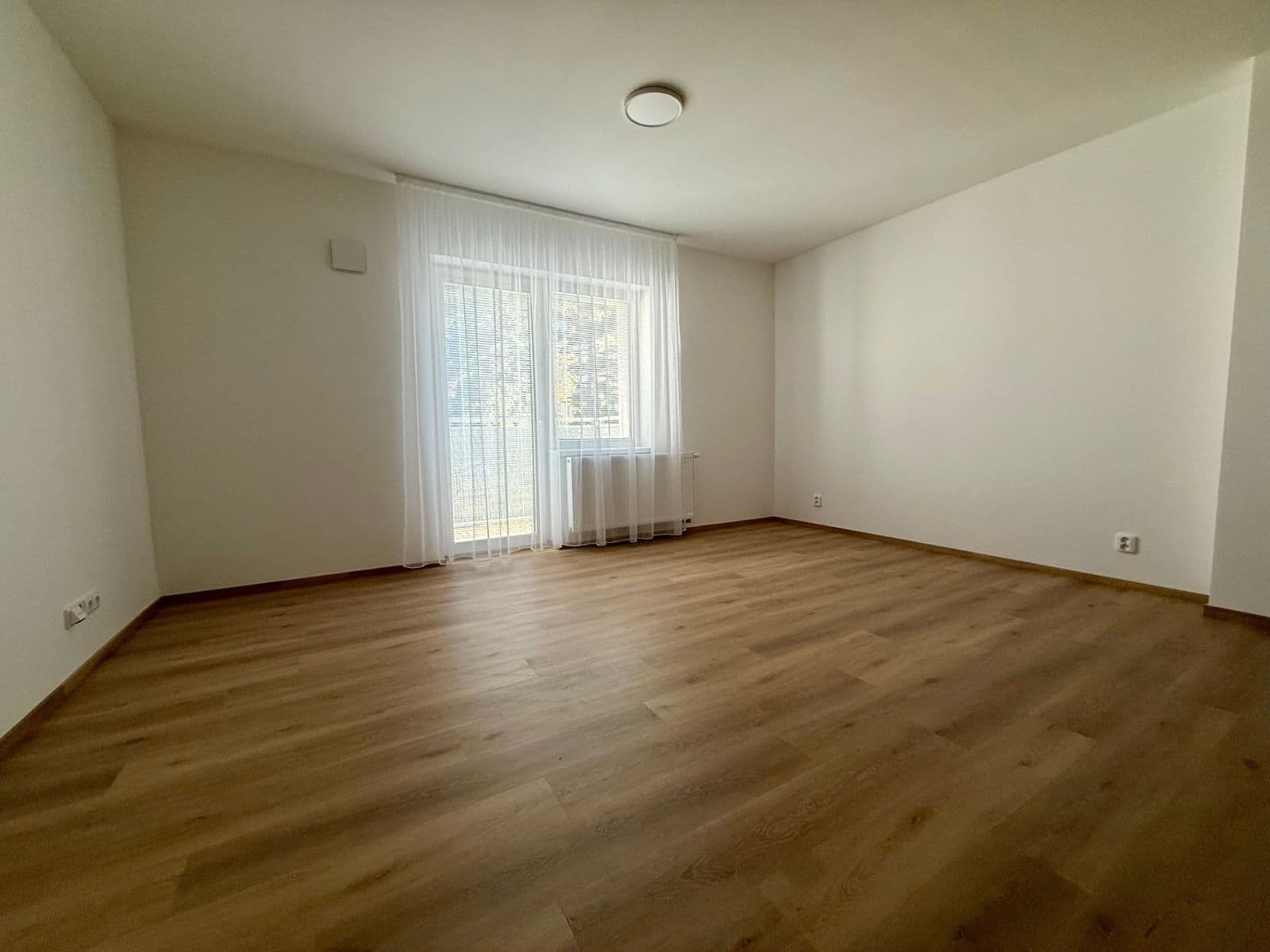 1 bedroom with open-plan kitchen flat to rent, 55 m², Mochovská, Prague, Prague 1 bedroom with open-plan kitchen flat to rent, 55 m², Mochovská, Prague, Prague