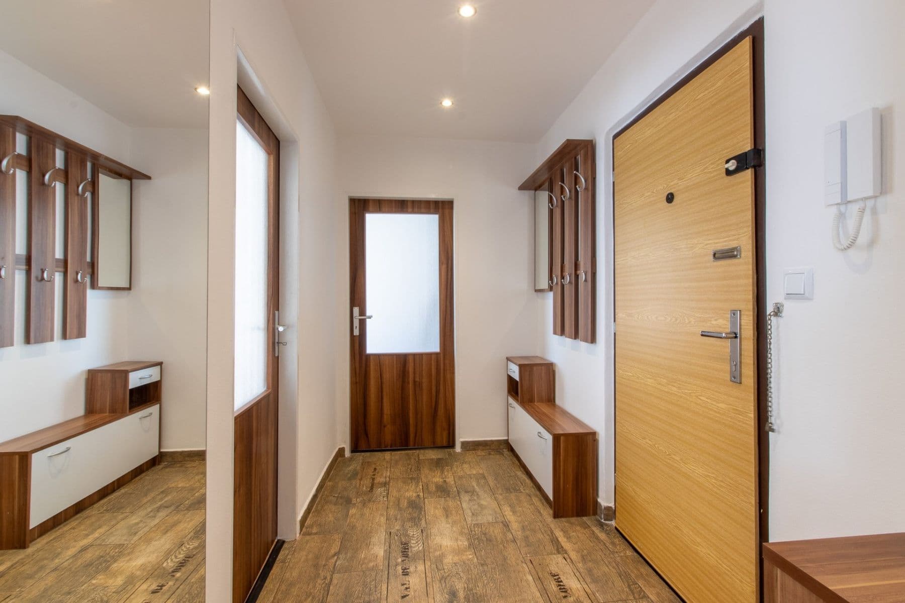 3 bedroom flat to rent, 72 m², K sadu, Prague, Prague 3 bedroom flat to rent, 72 m², K sadu, Prague, Prague