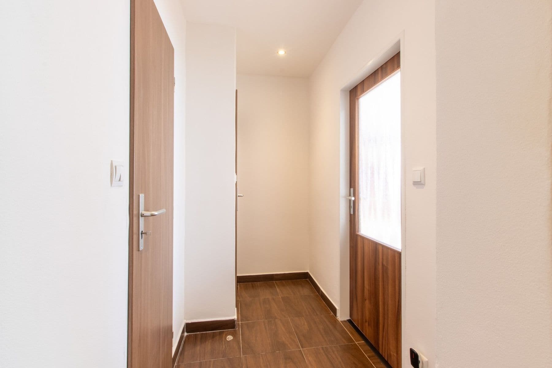 3 bedroom flat to rent, 72 m², K sadu, Prague, Prague 3 bedroom flat to rent, 72 m², K sadu, Prague, Prague
