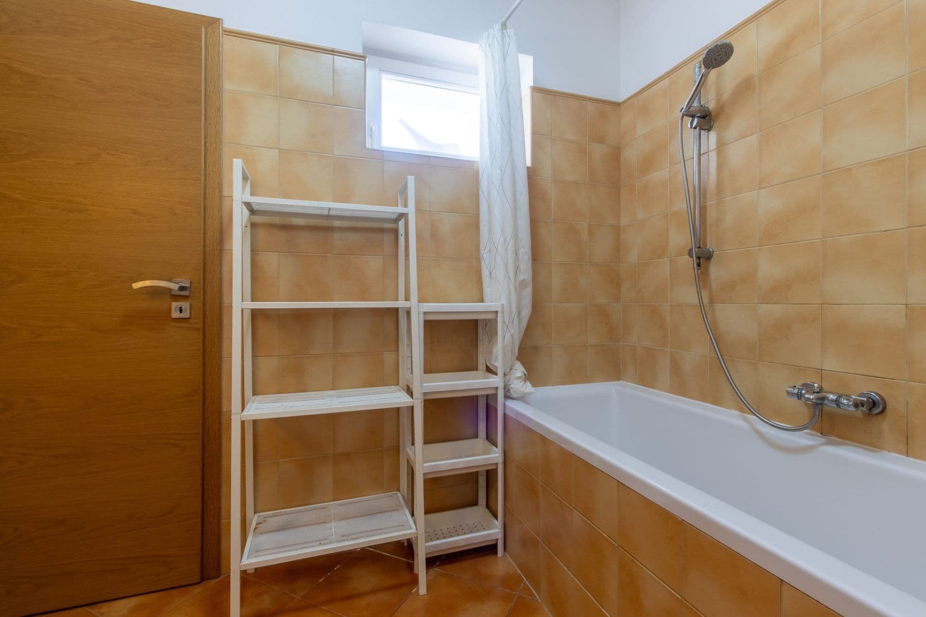 1 bedroom with open-plan kitchen flat to rent, 42 m², Drahobejlova, Prague, Prague 1 bedroom with open-plan kitchen flat to rent, 42 m², Drahobejlova, Prague, Prague