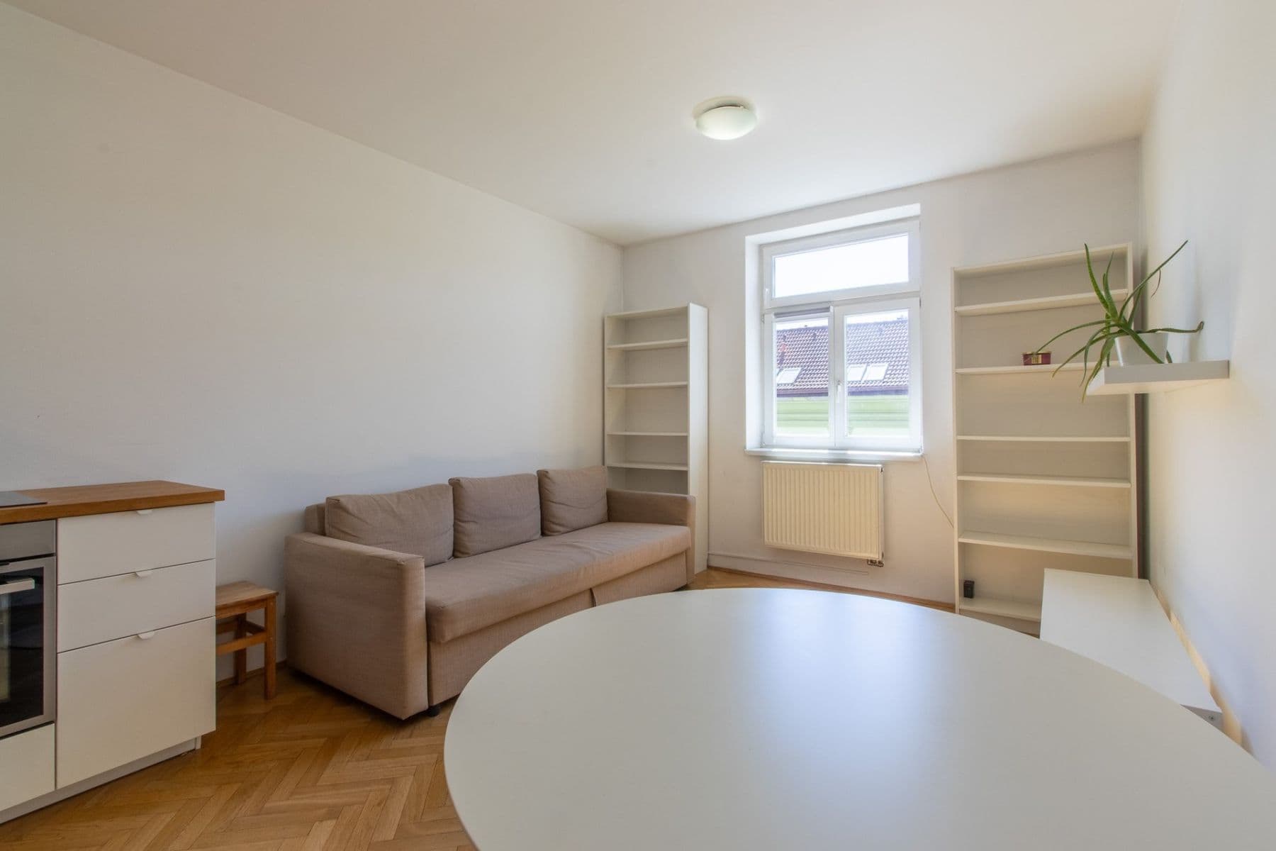 1 bedroom with open-plan kitchen flat to rent, 42 m², Drahobejlova, Prague, Prague 1 bedroom with open-plan kitchen flat to rent, 42 m², Drahobejlova, Prague, Prague