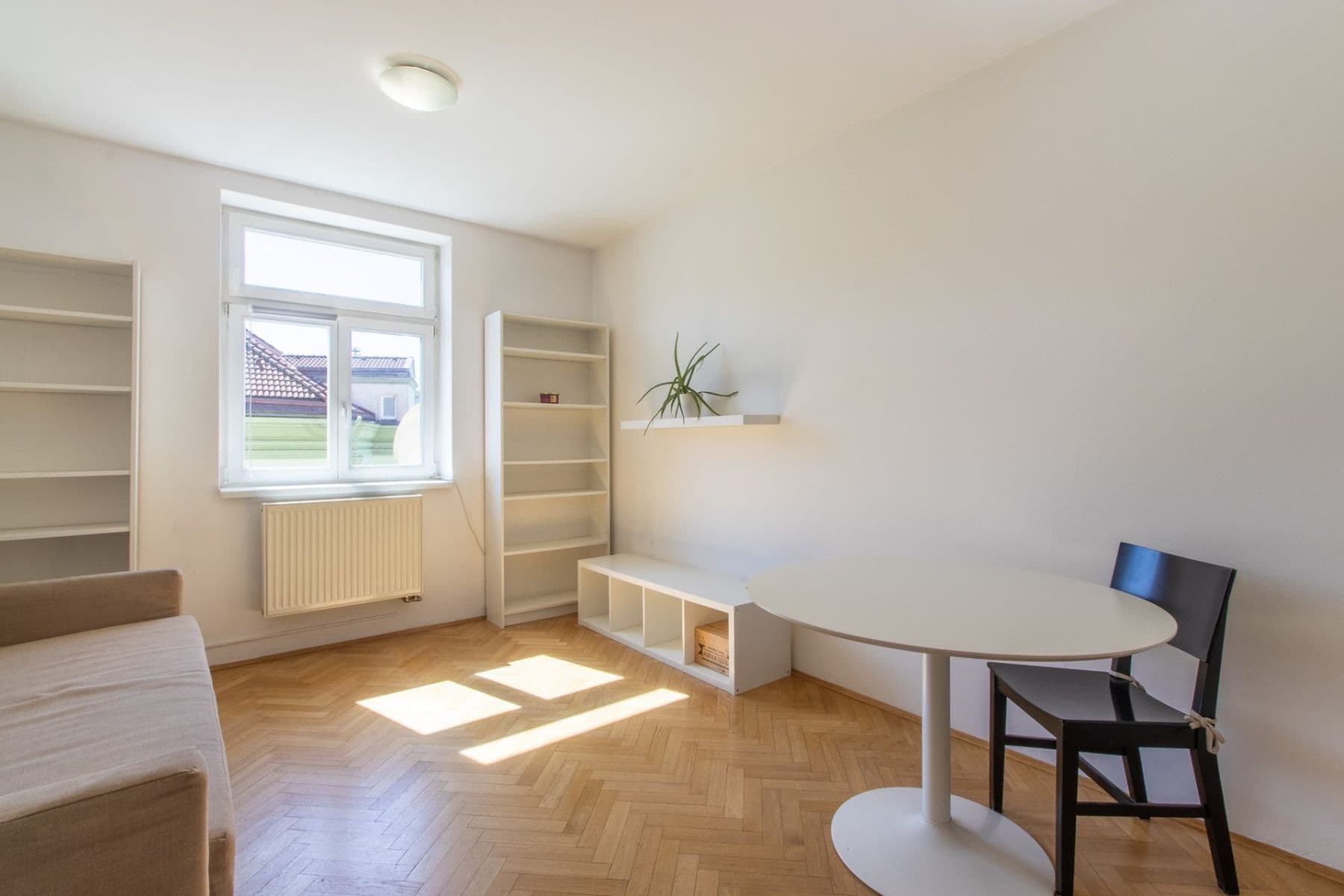 1 bedroom with open-plan kitchen flat to rent, 42 m², Drahobejlova, Prague, Prague 1 bedroom with open-plan kitchen flat to rent, 42 m², Drahobejlova, Prague, Prague