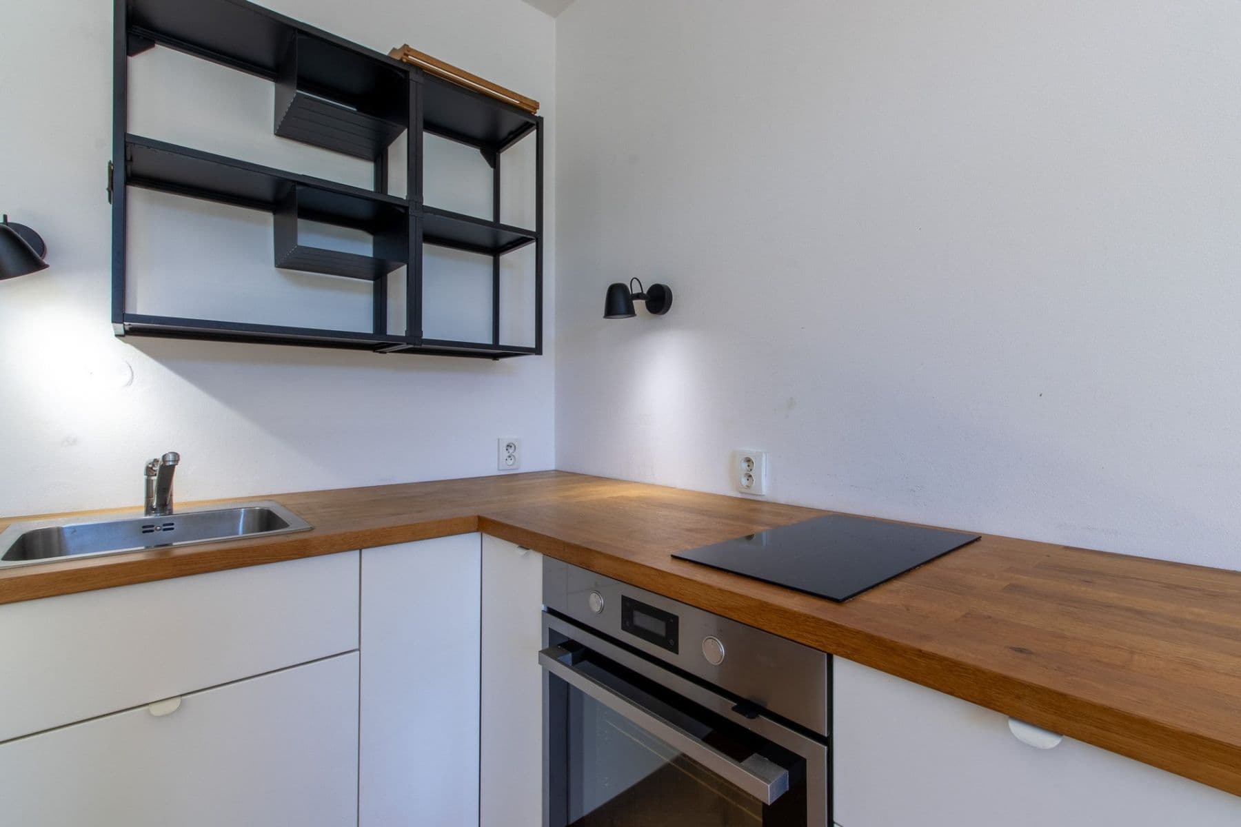 1 bedroom with open-plan kitchen flat to rent, 42 m², Drahobejlova, Prague, Prague 1 bedroom with open-plan kitchen flat to rent, 42 m², Drahobejlova, Prague, Prague
