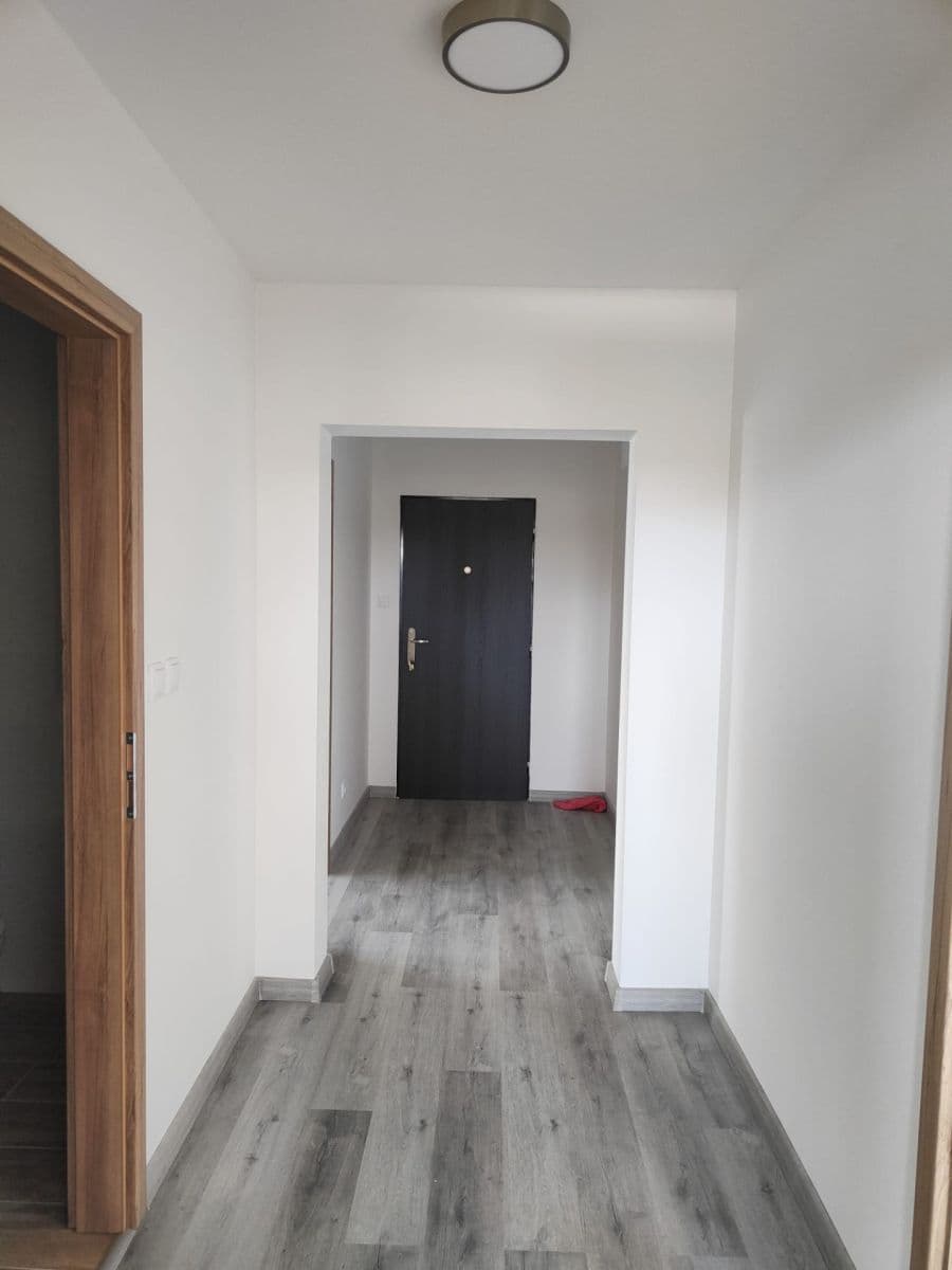 2 bedroom with open-plan kitchen flat to rent, 75 m², Čs. armády, Kladno, Středočeský Region 2 bedroom with open-plan kitchen flat to rent, 75 m², Čs. armády, Kladno, Středočeský Region