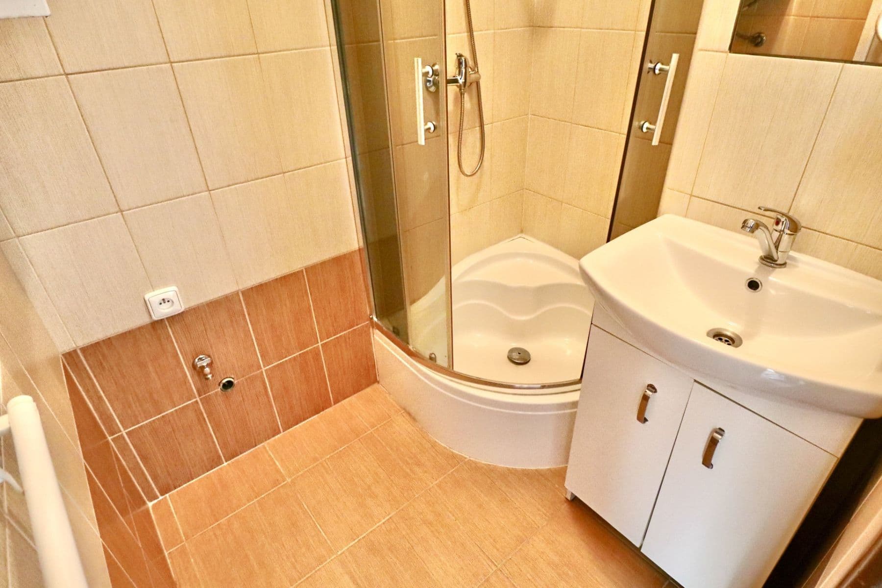 Studio flat to rent, 29 m², 28. pluku, Prague, Prague Studio flat to rent, 29 m², 28. pluku, Prague, Prague